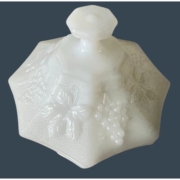 Vtg Milk Glass Dish & Lid Anchor Hocking Grape Leaf Embossed on Textured Glass - Picture 3 of 7